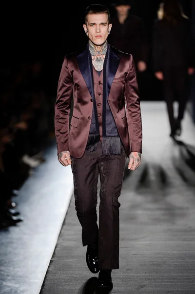 Look 12